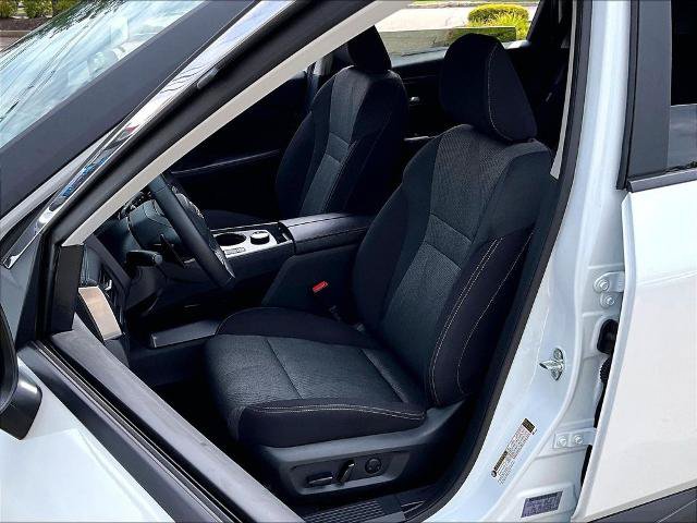 Certified 2026 Nissan Rogue SV AWD/4WD image 10