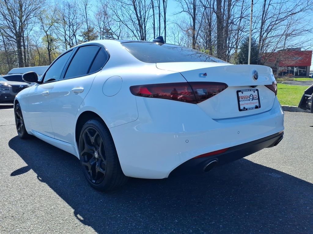 Used 2018 Alfa Romeo Giulia Ti w/ TI Performance Package image 22