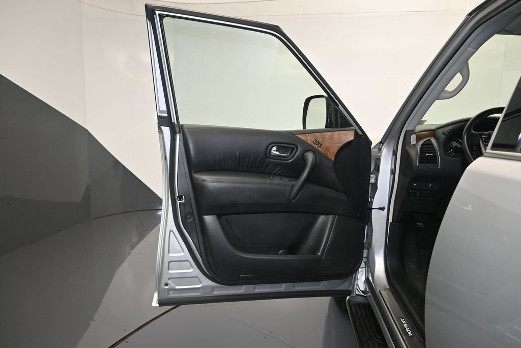 Used 2021 Nissan Armada SL w/ Captain's Chairs Package AWD/4WD image 10