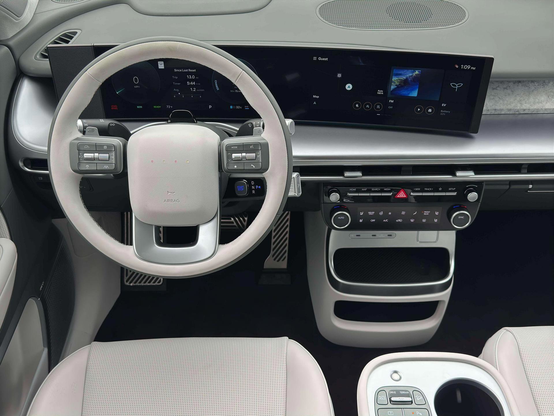 New 2026 Hyundai Ioniq 9 Calligraphy image 17
