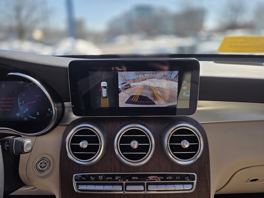 Used 2022 Mercedes-Benz GLC 300 4MATIC w/ Premium Package Lite image 17