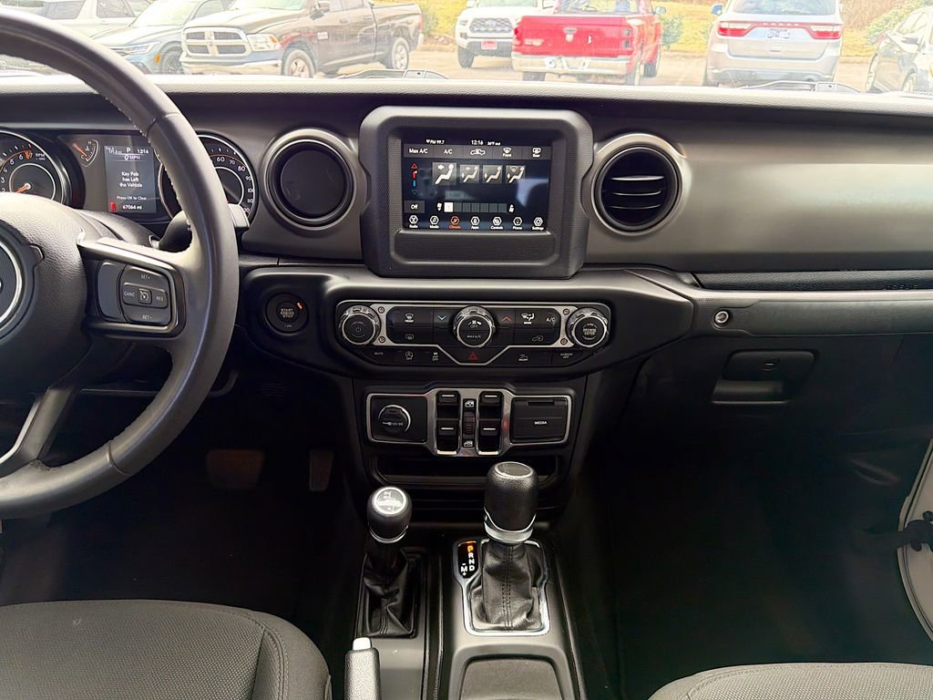 Used 2023 Jeep Gladiator Sport image 19