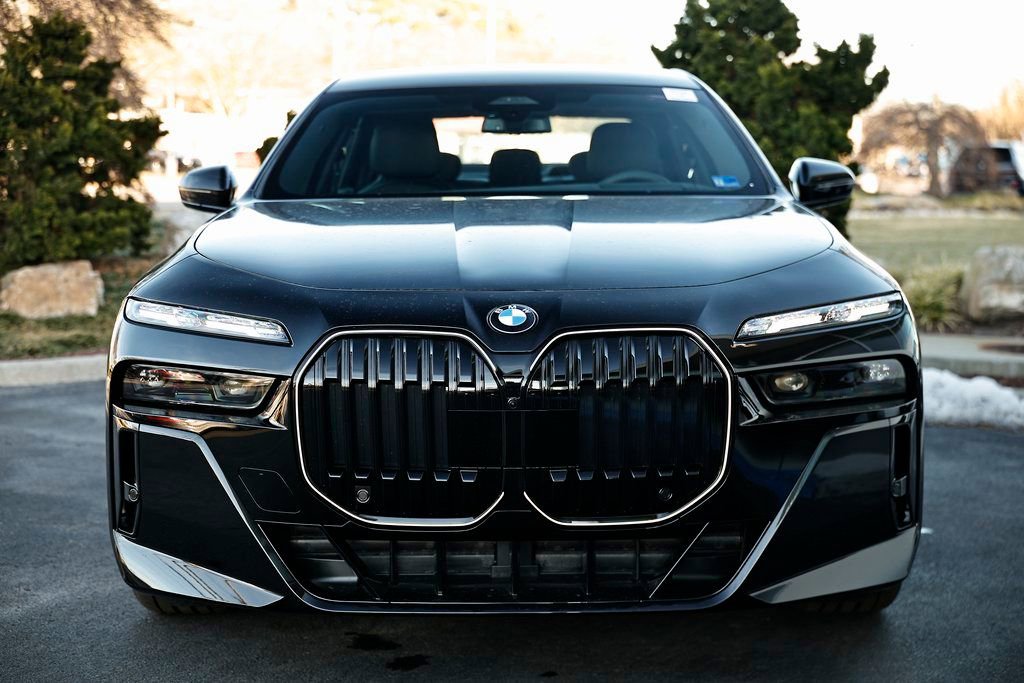 New 2026 BMW 740i w/ Executive Package image 13