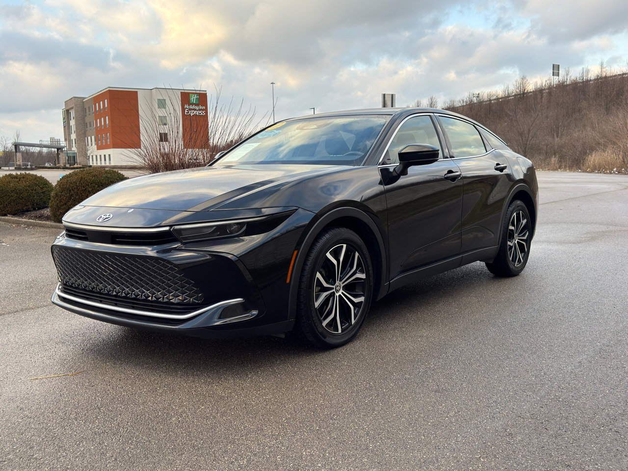 Used 2024 Toyota Crown XLE image 10