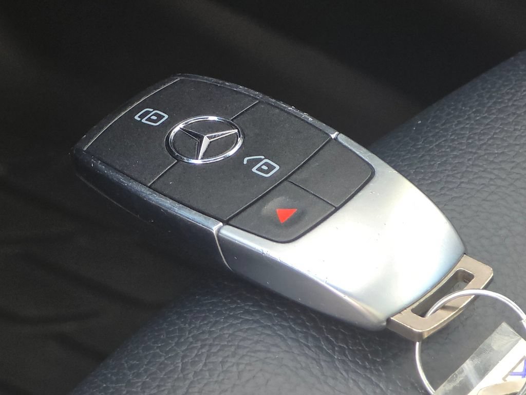 Used 2022 Mercedes-Benz GLA 250 4MATIC image 36