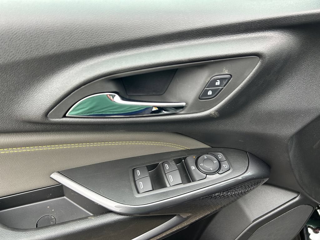 New 2026 Chevrolet Trax ACTIV w/ Sunroof Package FWD image 23