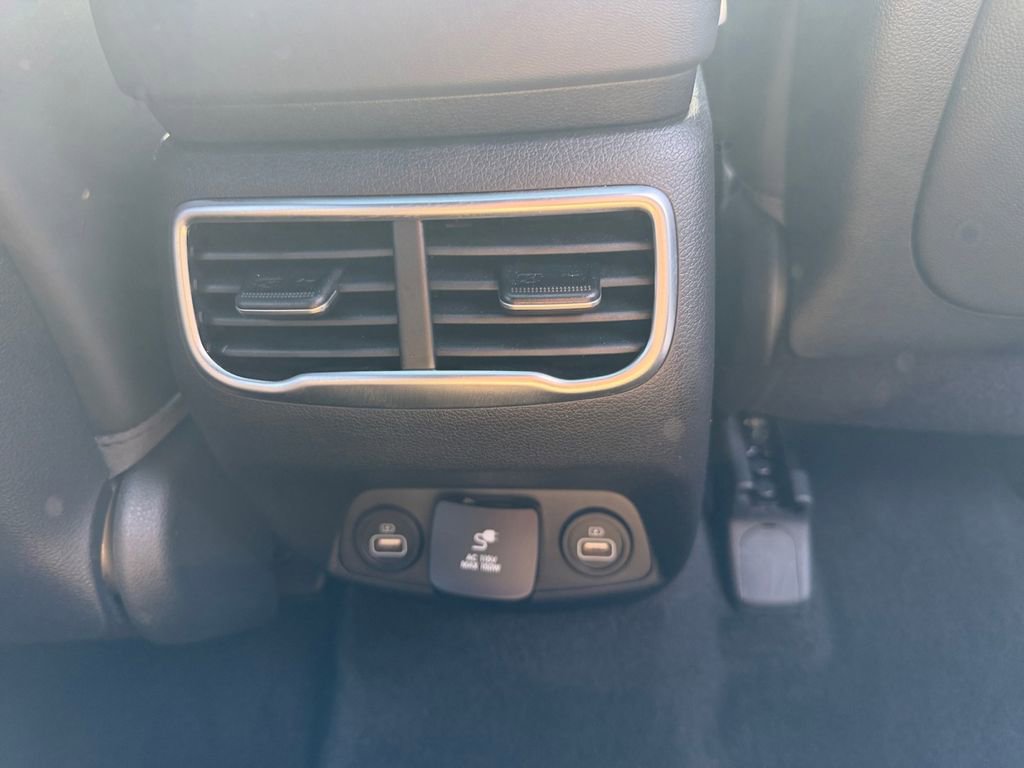 Used 2023 Hyundai Santa Fe Calligraphy AWD/4WD image 16