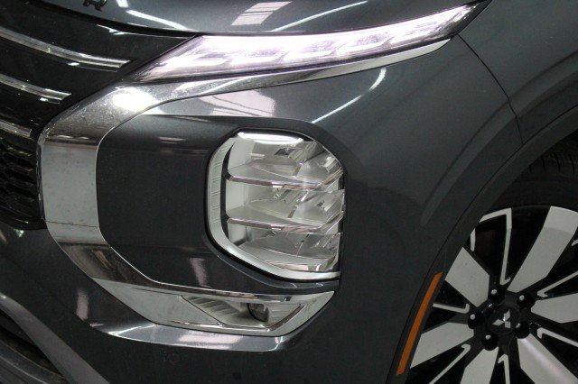 New 2026 Mitsubishi Outlander SEL image 2