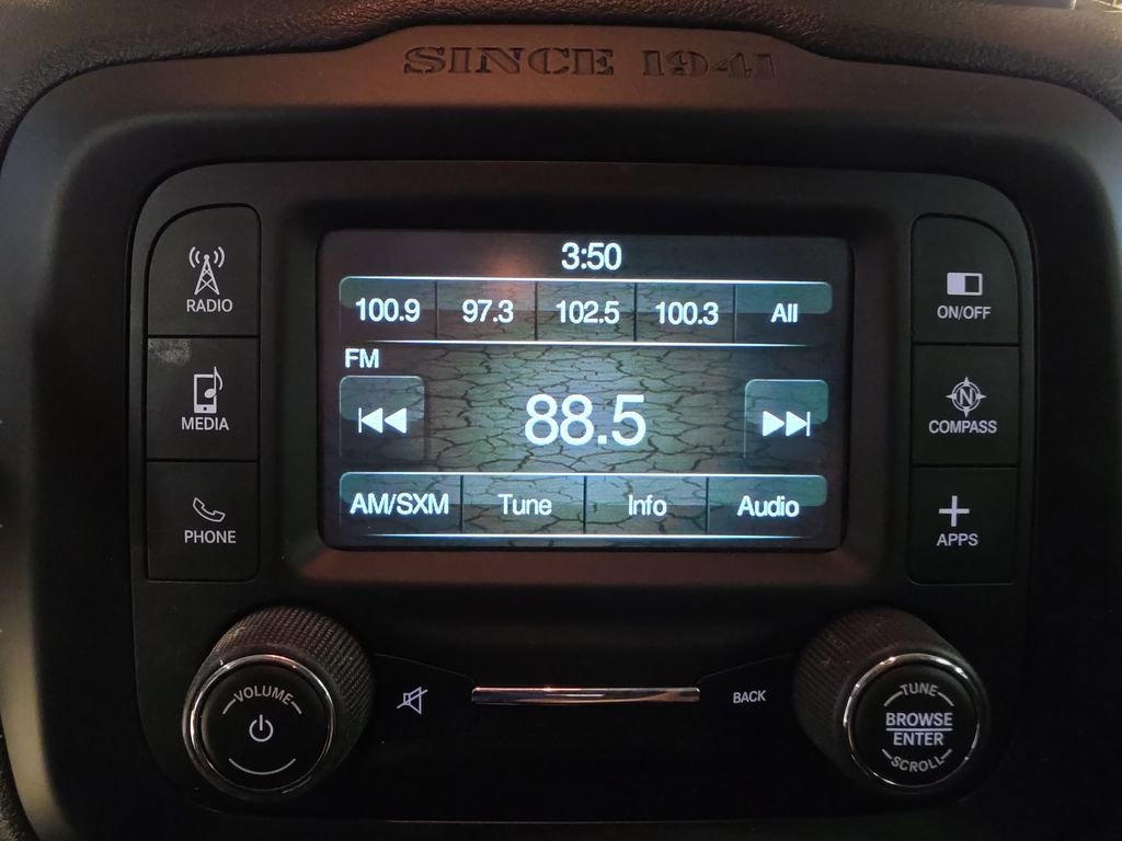 Used 2017 Jeep Renegade Latitude AWD/4WD image 23