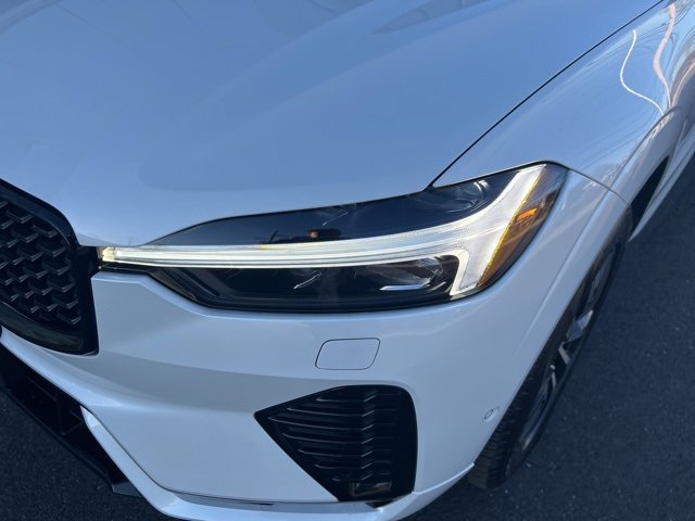 Certified 2025 Volvo XC60 B5 Plus image 8