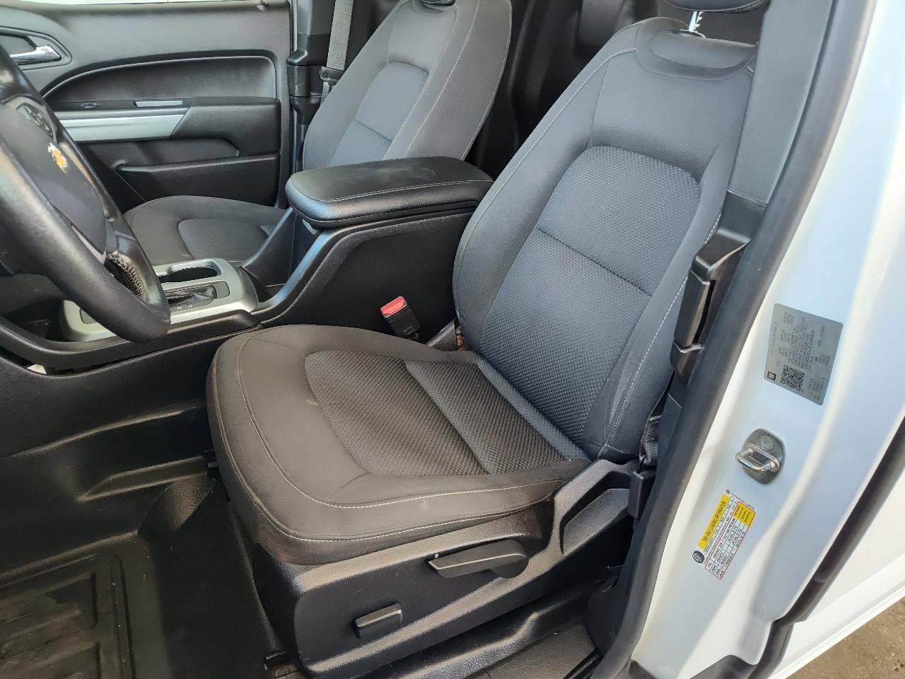 Used 2020 Chevrolet Colorado LT w/ Safety Package image 14