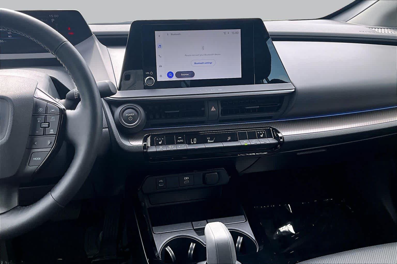 Used 2025 Toyota Prius XLE FWD image 7