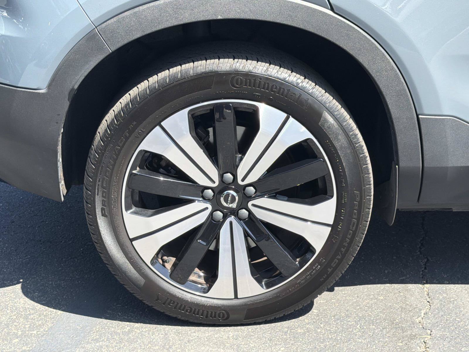Certified 2023 Volvo C40 Recharge Core w/ Protection Package Premier AWD/4WD image 21