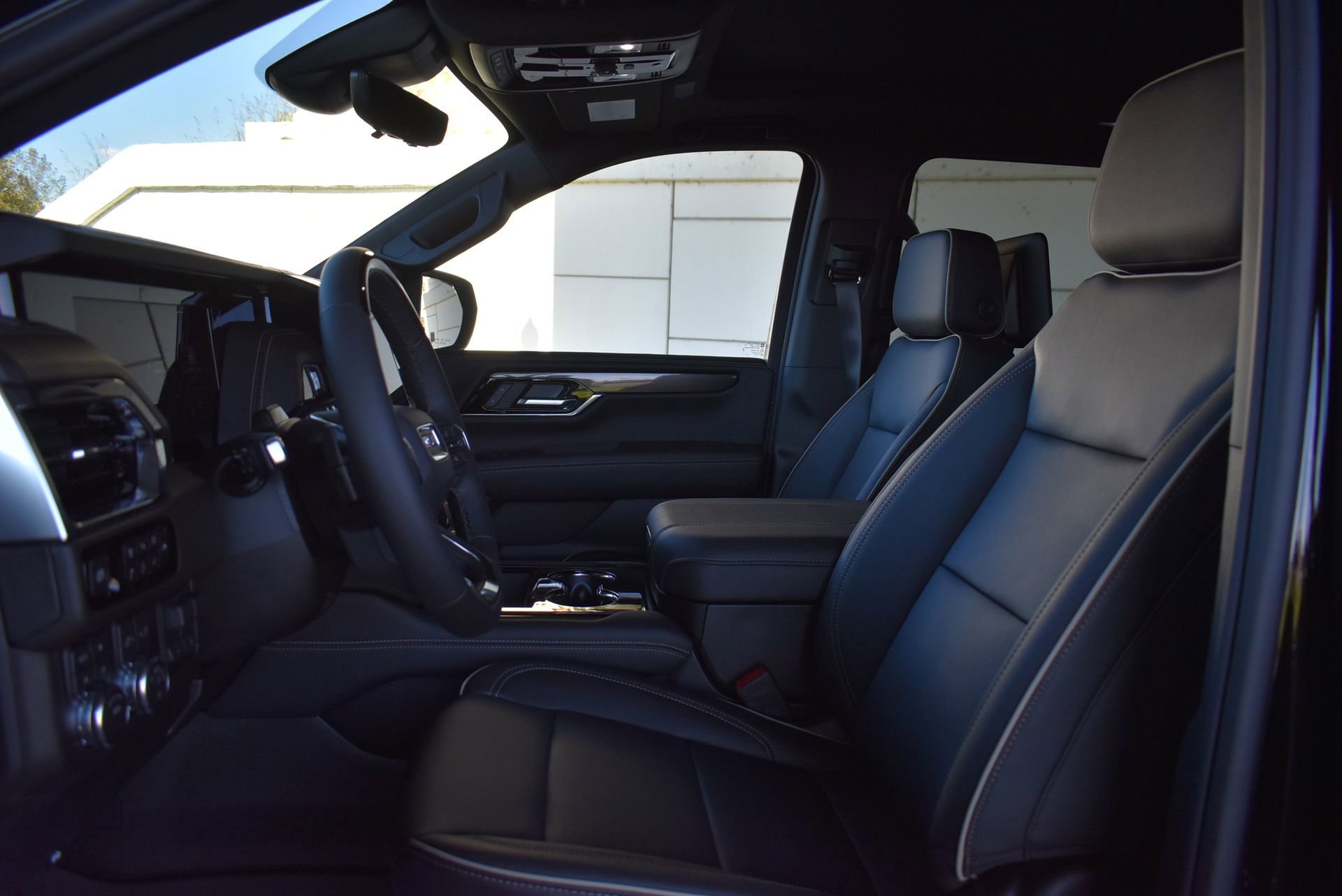 New 2026 GMC Yukon XL Elevation w/ Elevation Premium Package image 17