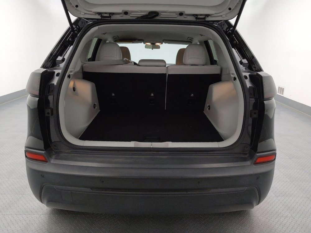 Used 2020 Jeep Cherokee Latitude Plus FWD image 29