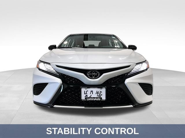 Used 2020 Toyota Camry XSE FWD image 3
