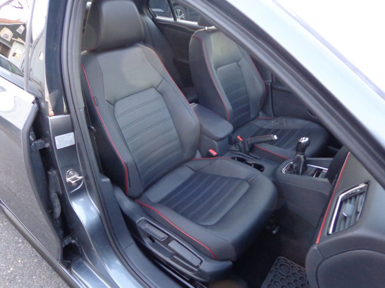 Used 2015 Volkswagen Jetta GLI SEL FWD image 15
