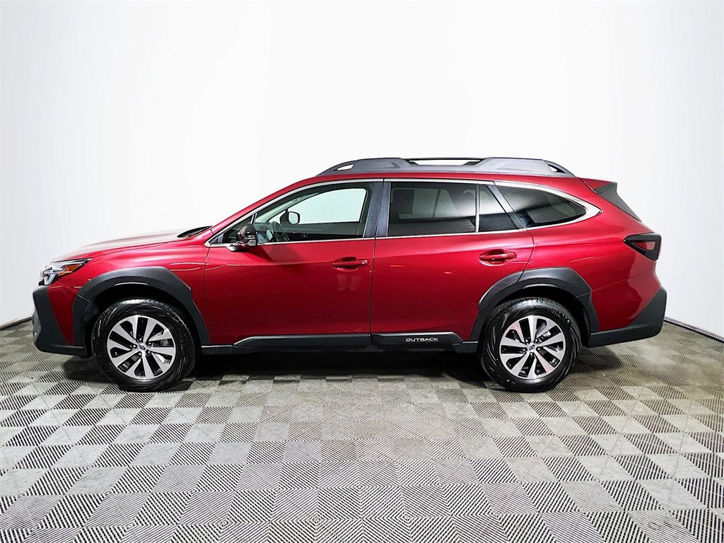 Used 2025 Subaru Outback Premium image 5