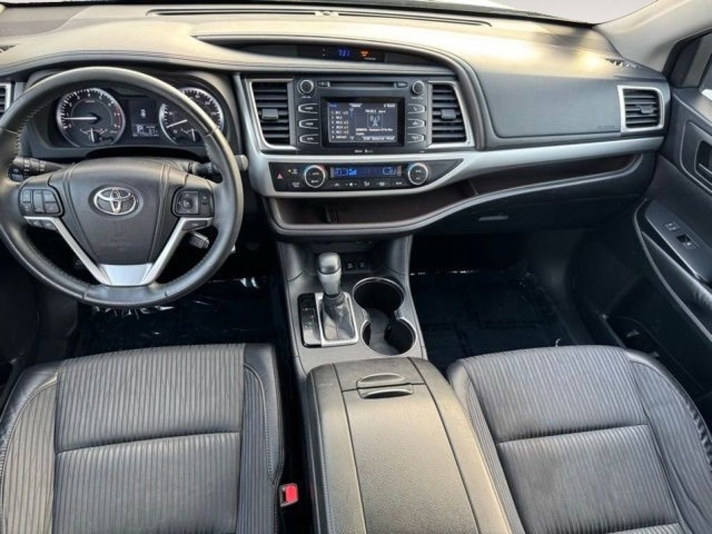 Used 2014 Toyota Highlander Plus AWD/4WD image 10