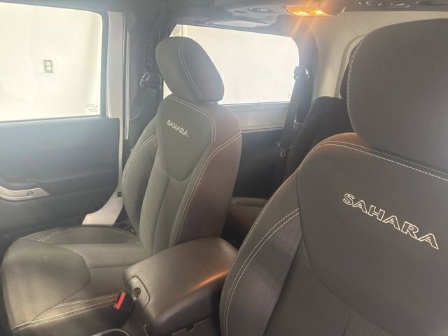 Used 2017 Jeep Wrangler Sahara w/ Connectivity Group image 15