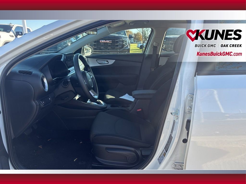 Used 2024 Kia Forte LXS image 10