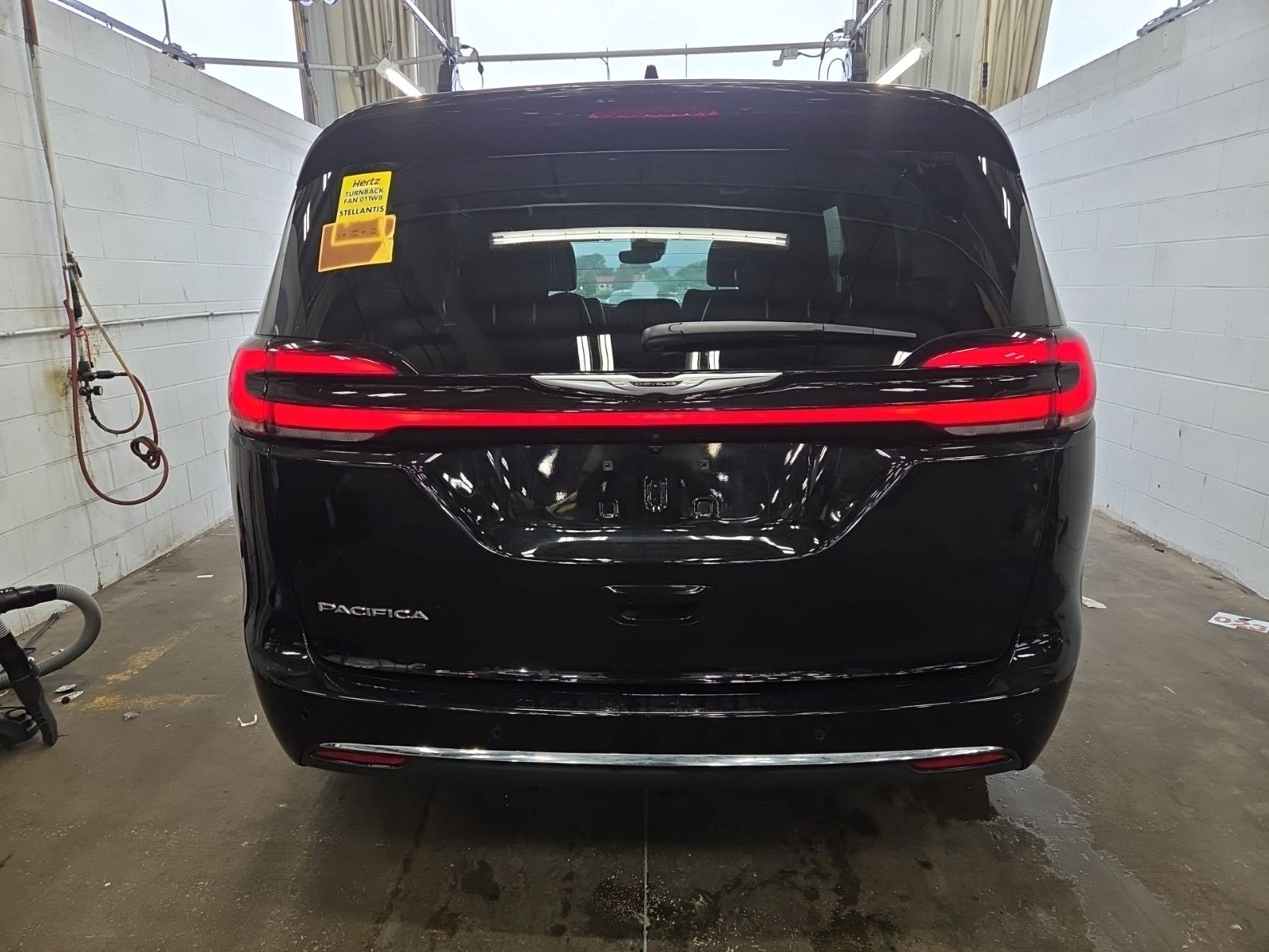 Used 2026 Chrysler Pacifica Select FWD image 5