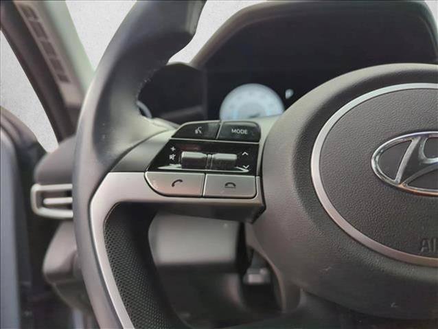 Used 2023 Hyundai Elantra Limited FWD image 11