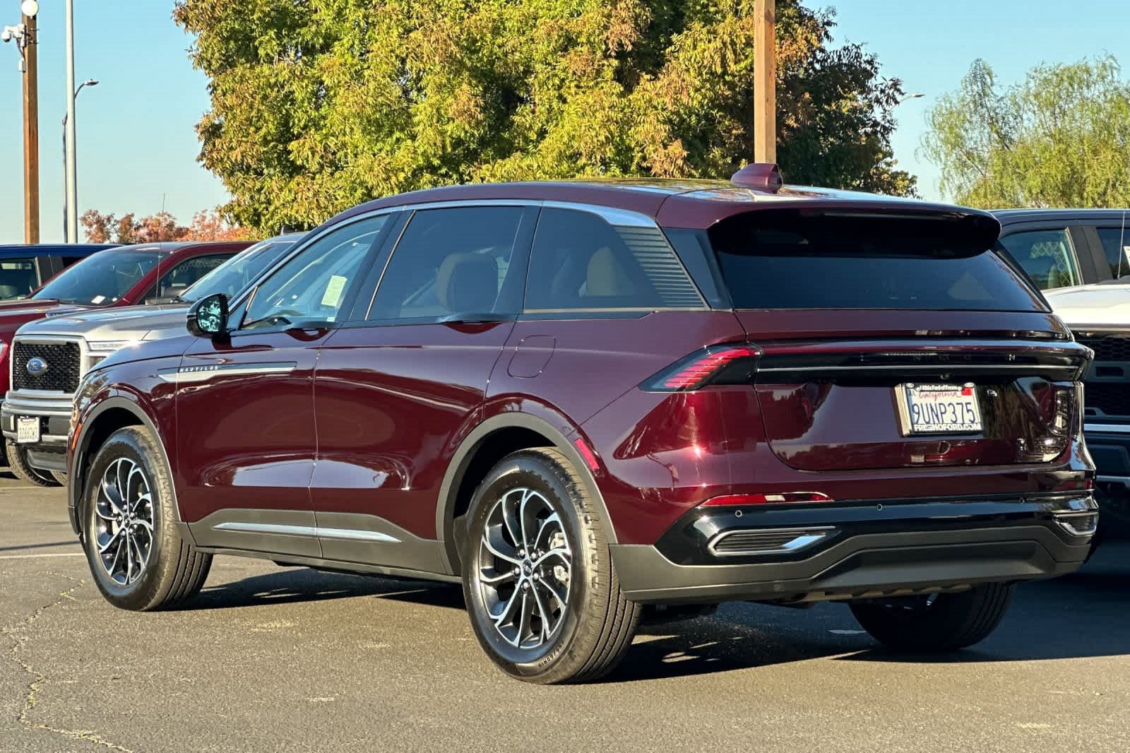 Used 2025 Lincoln Nautilus Premier image 6