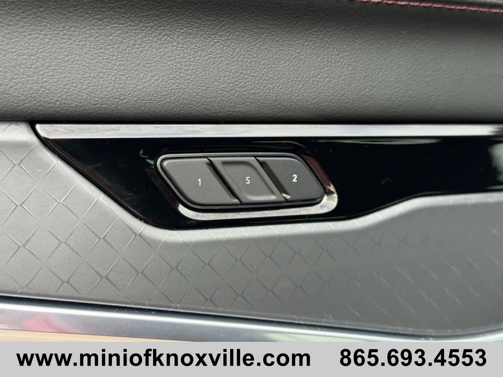 Used 2025 Jeep Wagoneer S Limited AWD/4WD image 13