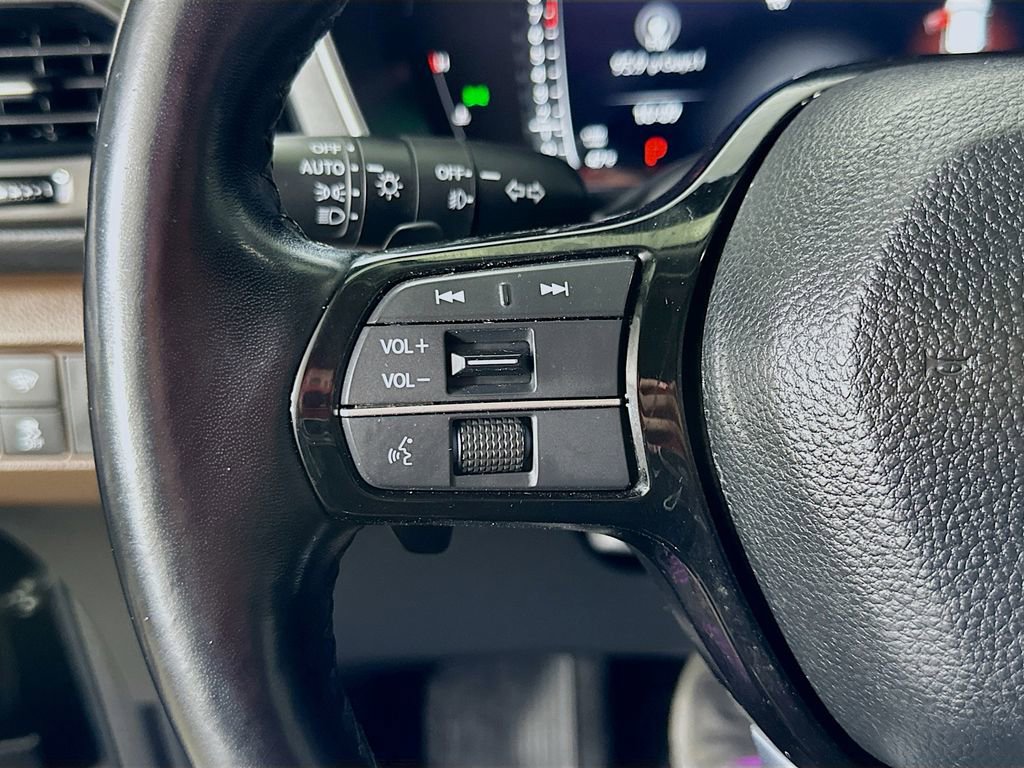 Used 2023 Honda Pilot Elite image 24