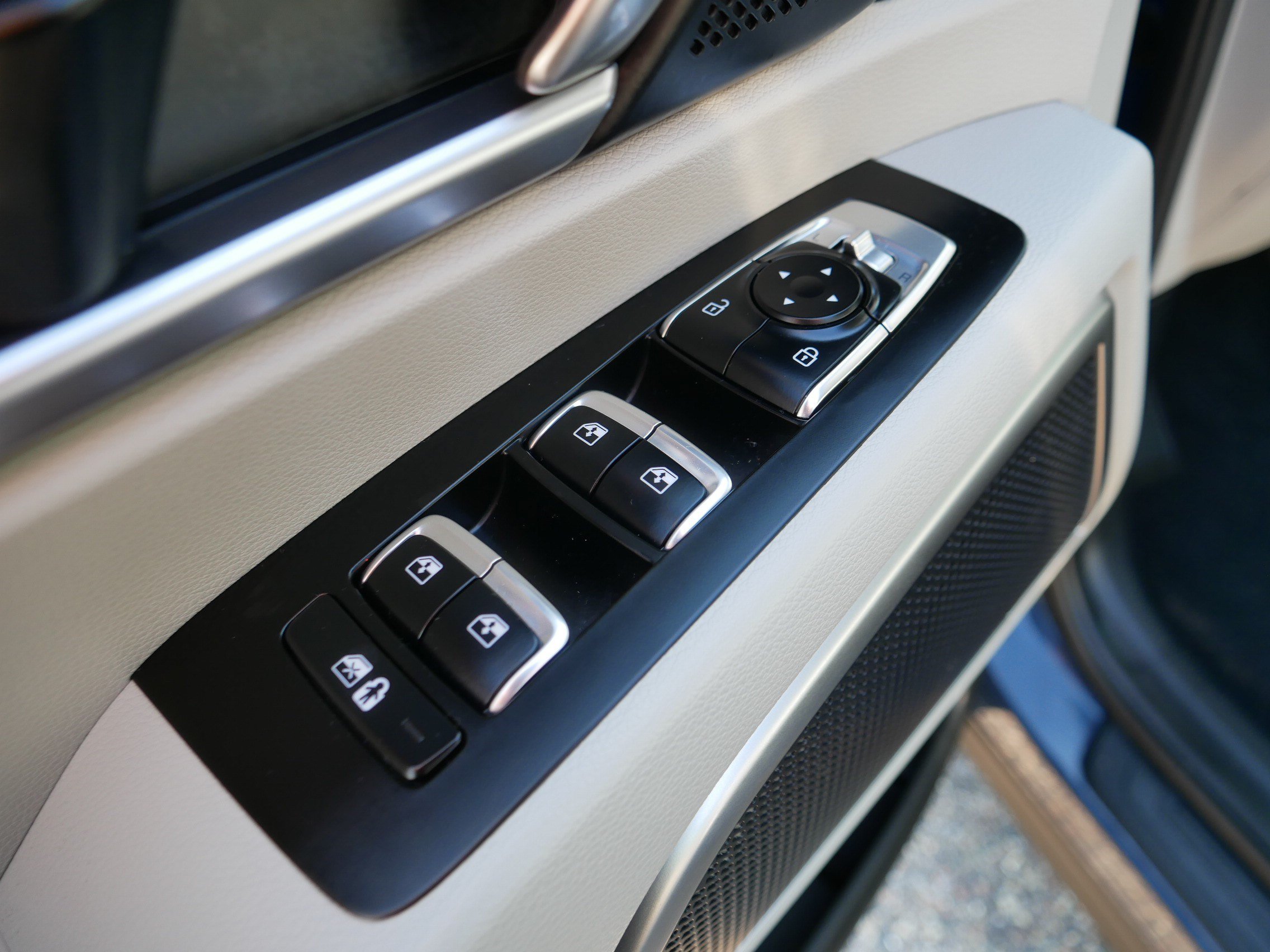 Certified 2024 Kia Telluride S w/ S Sunroof Package AWD/4WD image 19