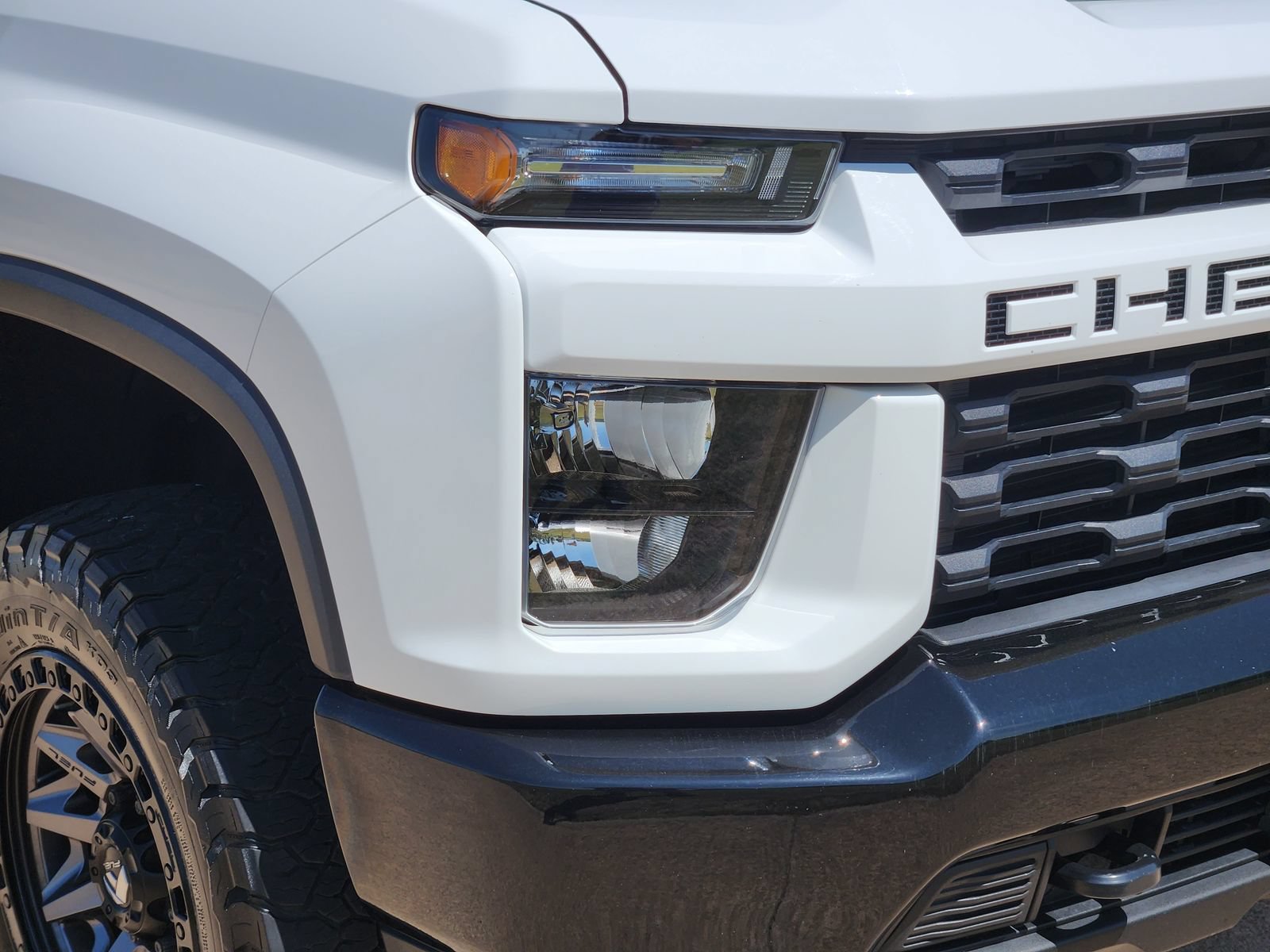 Used 2023 Chevrolet Silverado 2500 Custom w/ Custom Value Package AWD/4WD image 11