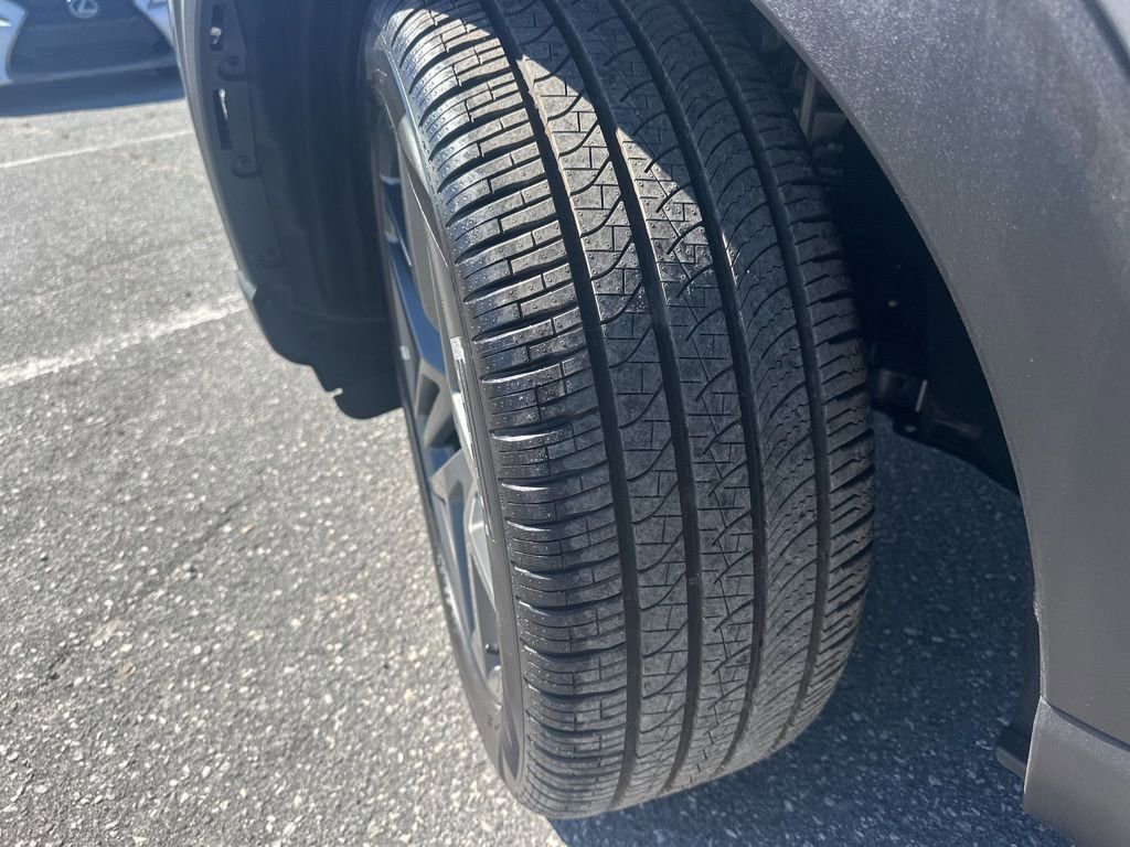 Used 2025 Ford Explorer ST-Line w/ Premium Package image 35