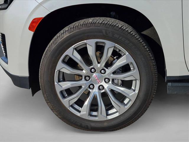 Used 2022 GMC Yukon XL Denali AWD/4WD image 24