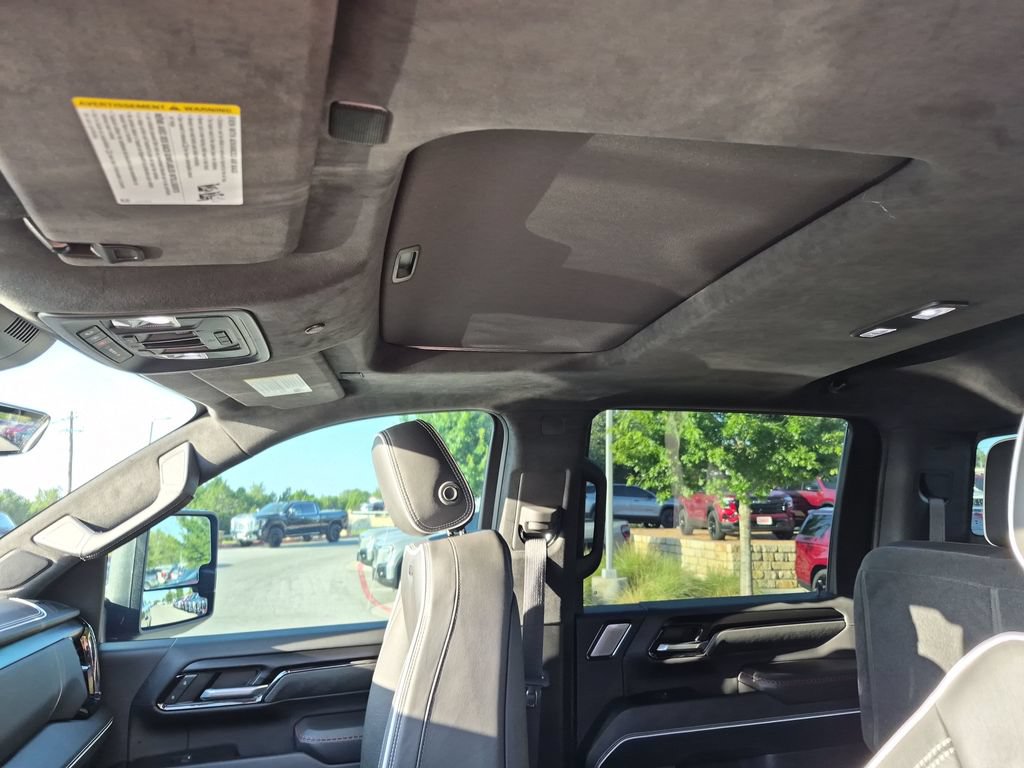 Used 2025 GMC Sierra 2500 AT4X AWD/4WD image 32