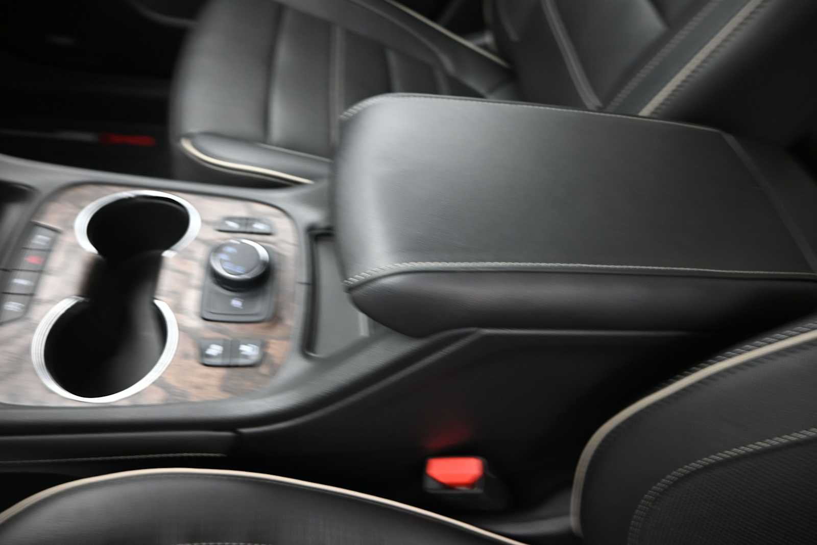 Used 2020 GMC Acadia Denali w/ LPO, Floor Liner Package AWD/4WD image 17