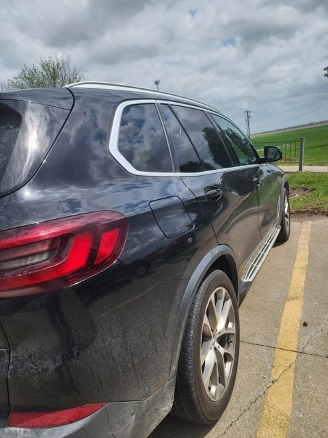 Used 2021 BMW X5 xDrive40i w/ Premium Package image 4