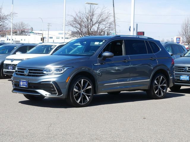 Certified 2023 Volkswagen Tiguan SEL R-Line image 3