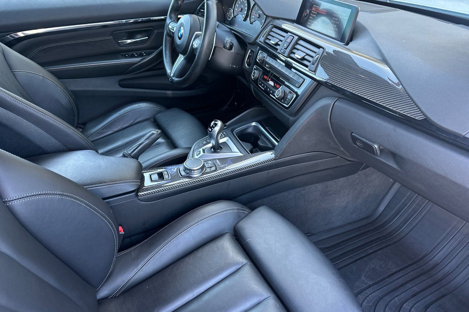 Used 2015 BMW M4 Convertible image 16