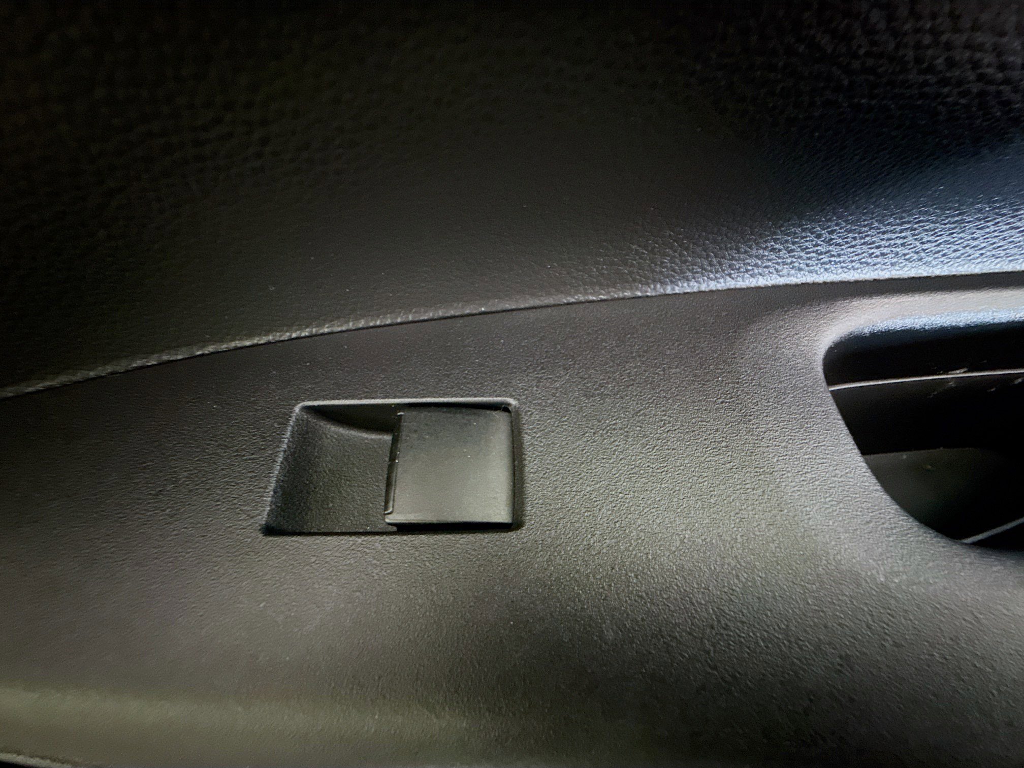 Used 2021 Toyota Corolla LE image 30