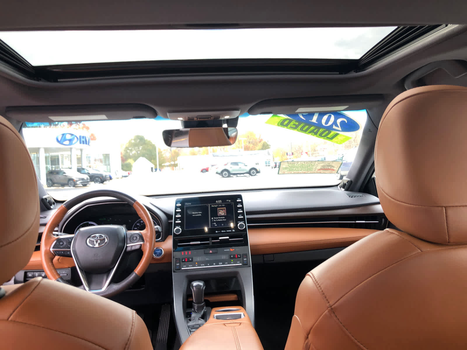 Used 2019 Toyota Avalon Limited image 22