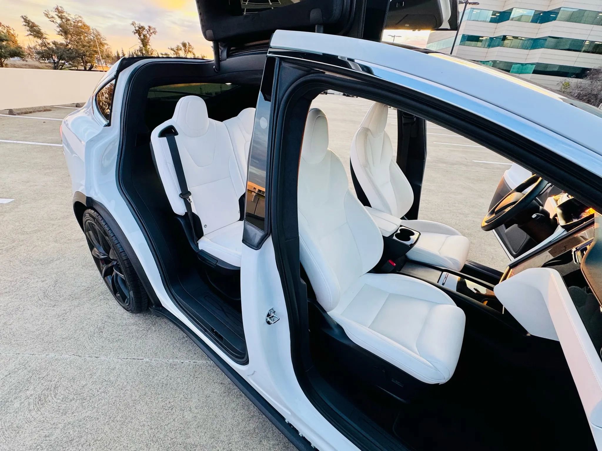 Used 2020 Tesla Model X Long Range image 32