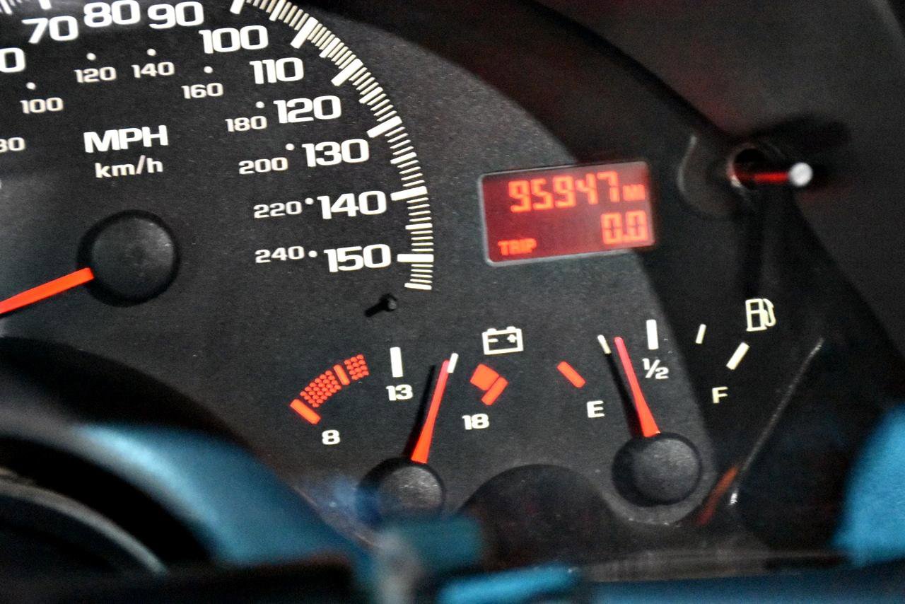 Used 1998 Chevrolet Camaro Z28 RWD image 16