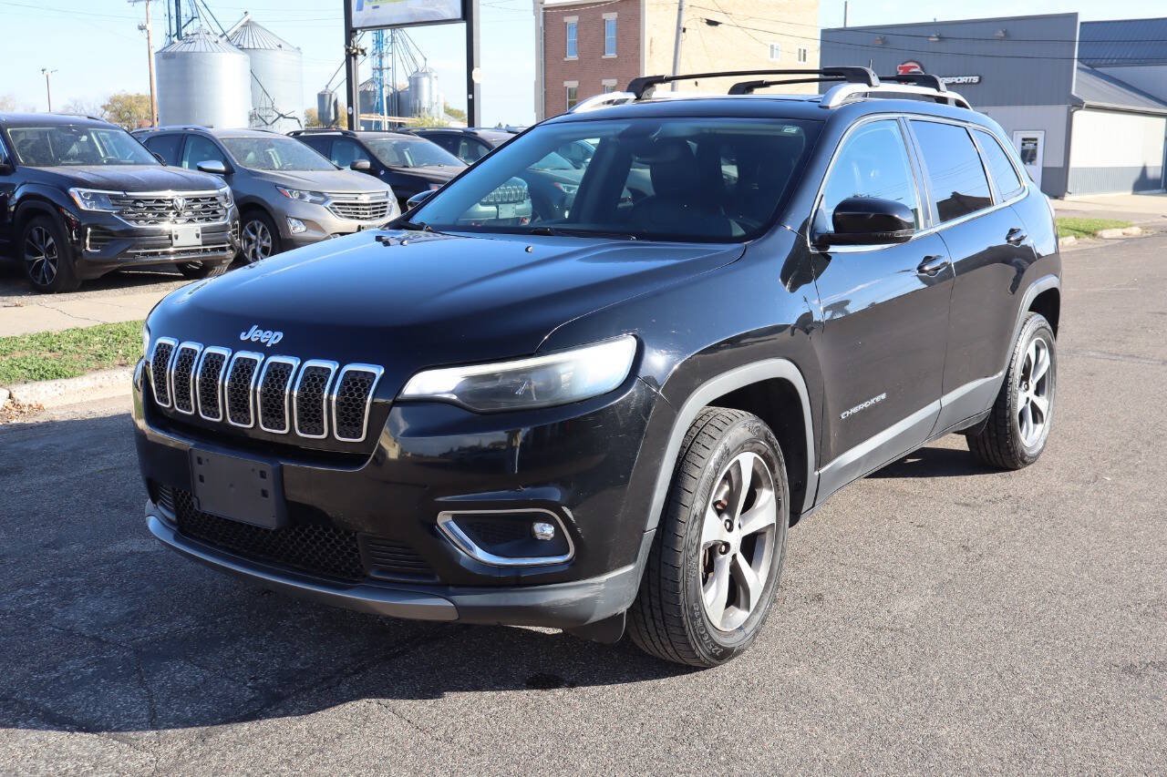 Used 2019 Jeep Cherokee Limited AWD/4WD image 1