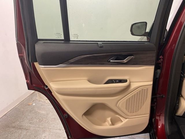 Used 2023 Jeep Grand Cherokee Limited w/ Luxury Tech Group II image 26