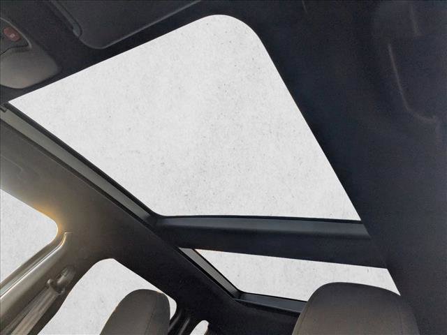 Used 2022 Jeep Renegade Altitude w/ Sun/Sound Group image 18