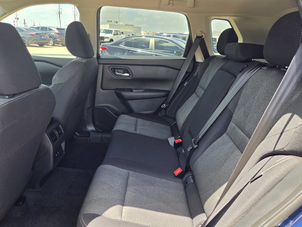 Used 2026 Nissan Rogue SV FWD image 28