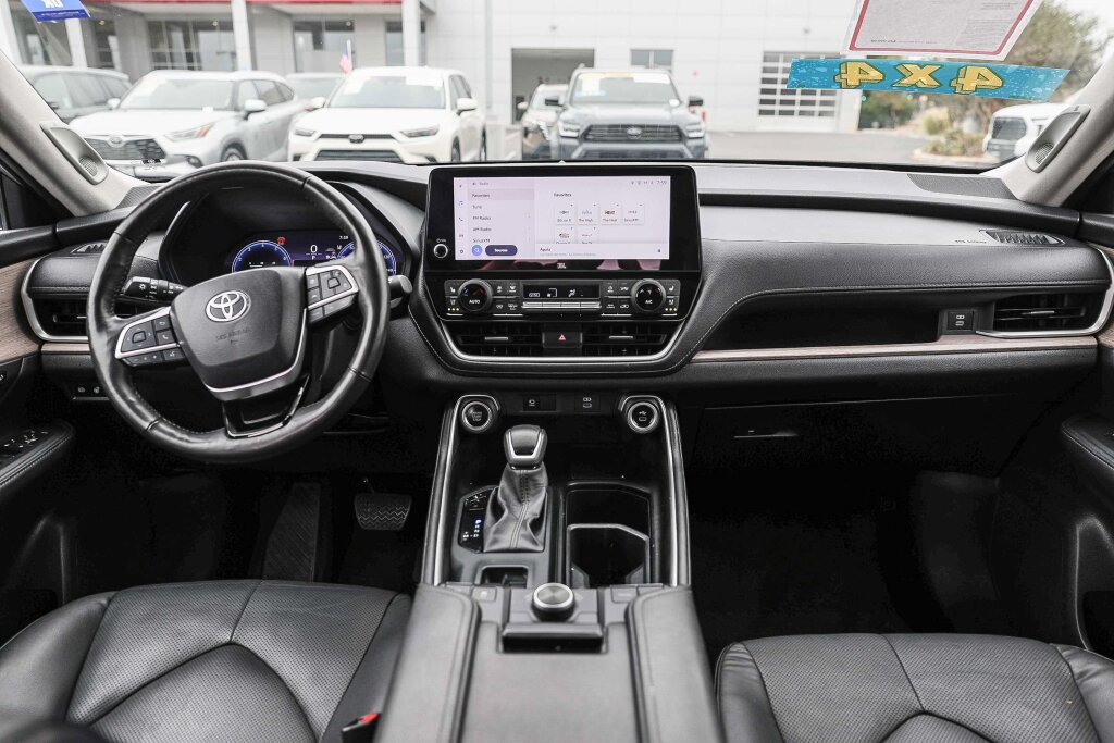 Certified 2024 Toyota Grand Highlander AWD image 2