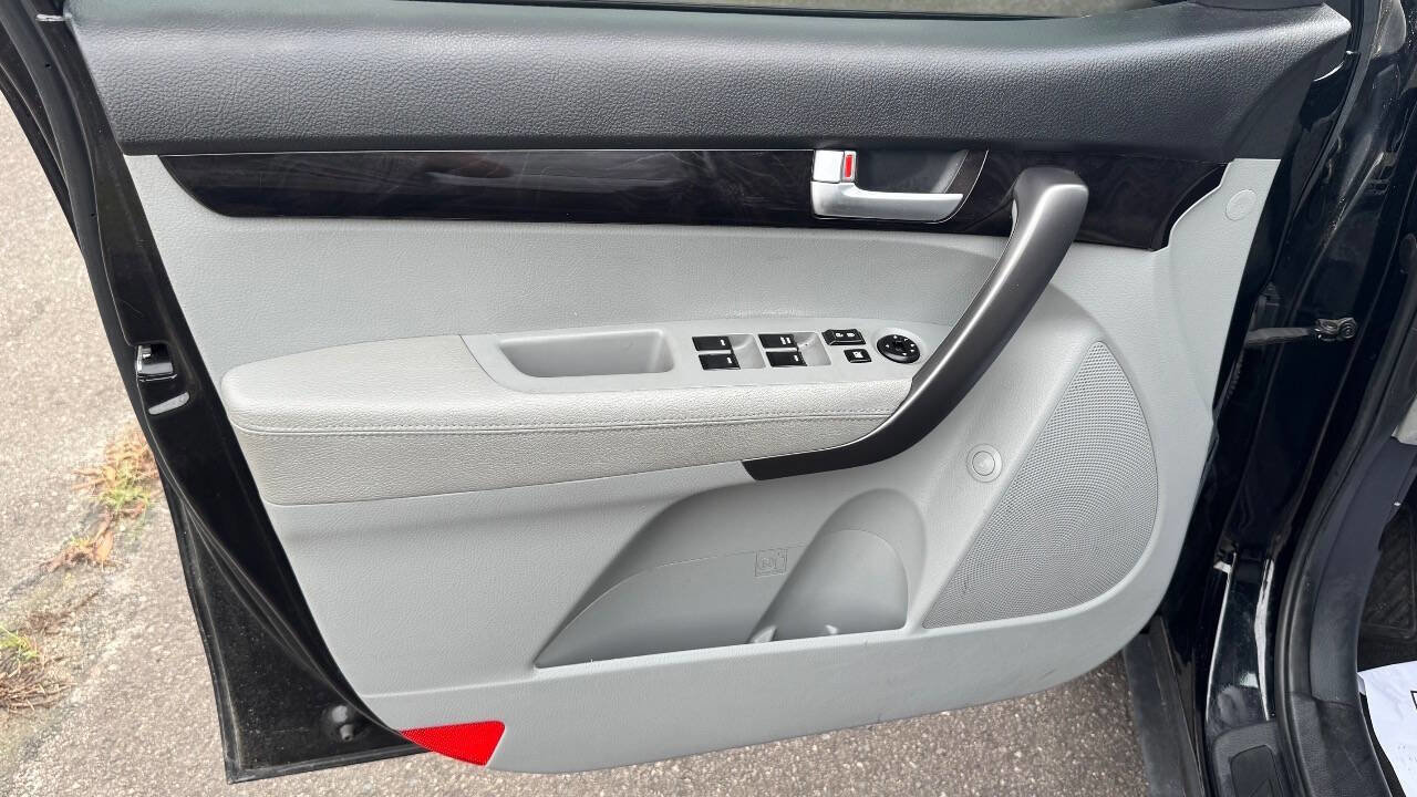 Used 2015 Kia Sorento LX image 13