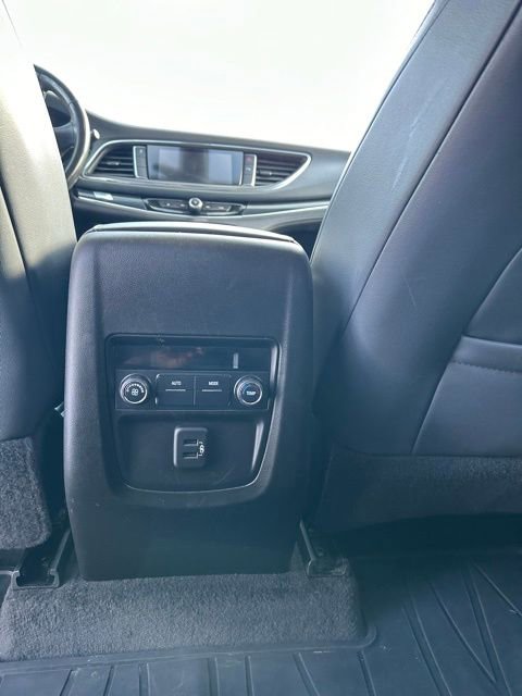Used 2019 Buick Enclave Essence image 19
